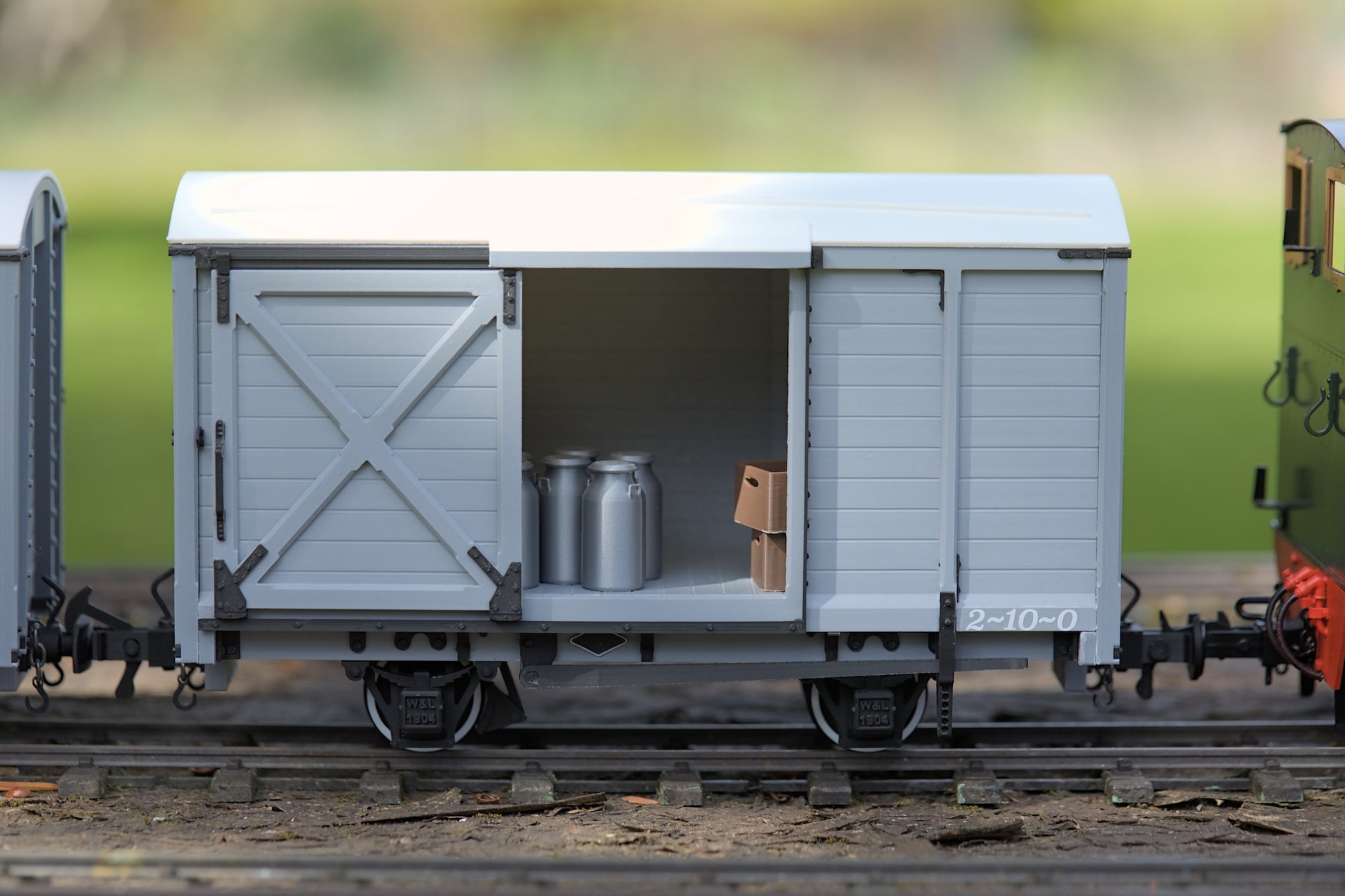 W&L Box Van - Open Door with Goods